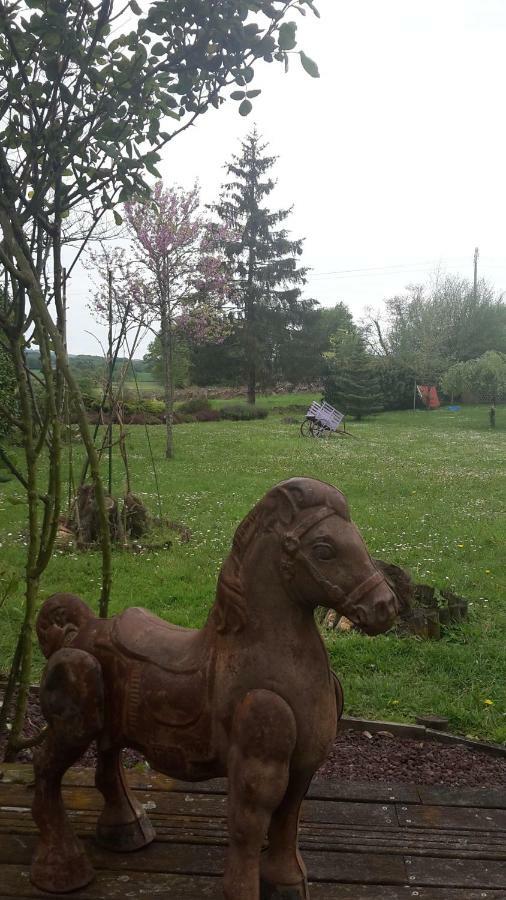 לינה וארוחת בוקר Chamborand Chez Claire מראה חיצוני תמונה